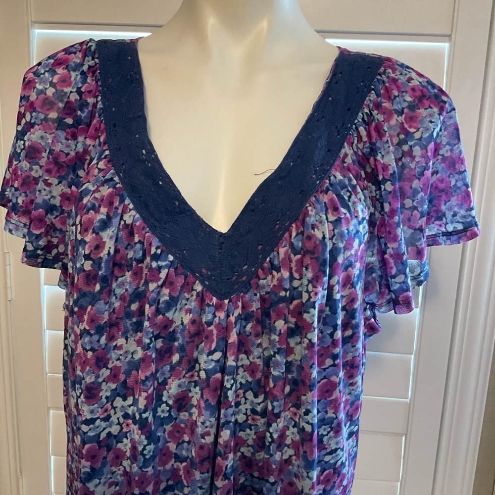 Elle Navy Floral Trim V-Neck Top with Magenta Accents